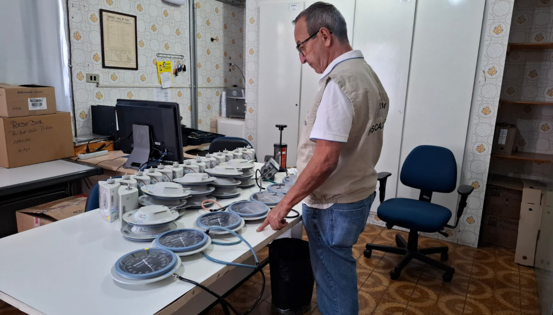 Em Santo André, Ipem-SP verifica aparelhos de medir pressão arterial do Hospital São Luiz São Bernardo, da Rede D’Or